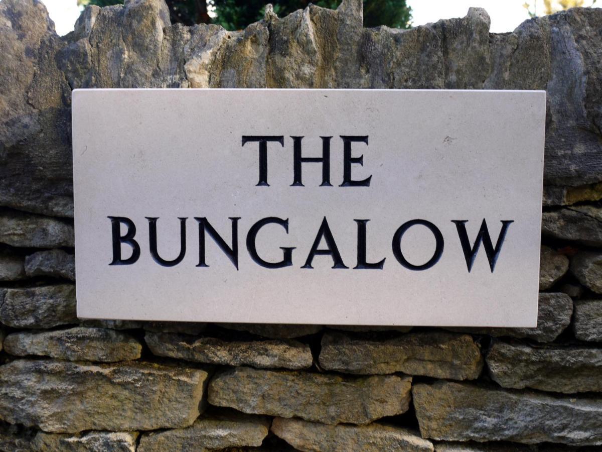 Cosy Stone Cottage, The Bungalow Perrotts Brook سيرنسيستر المظهر الخارجي الصورة