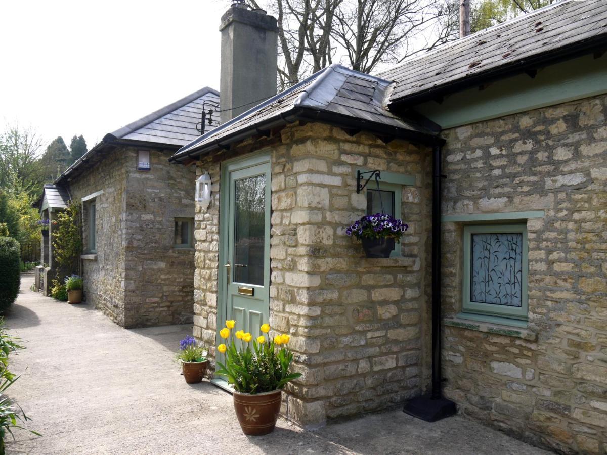 Cosy Stone Cottage, The Bungalow Perrotts Brook سيرنسيستر المظهر الخارجي الصورة