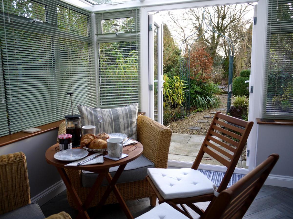Cosy Stone Cottage, The Bungalow Perrotts Brook سيرنسيستر المظهر الخارجي الصورة